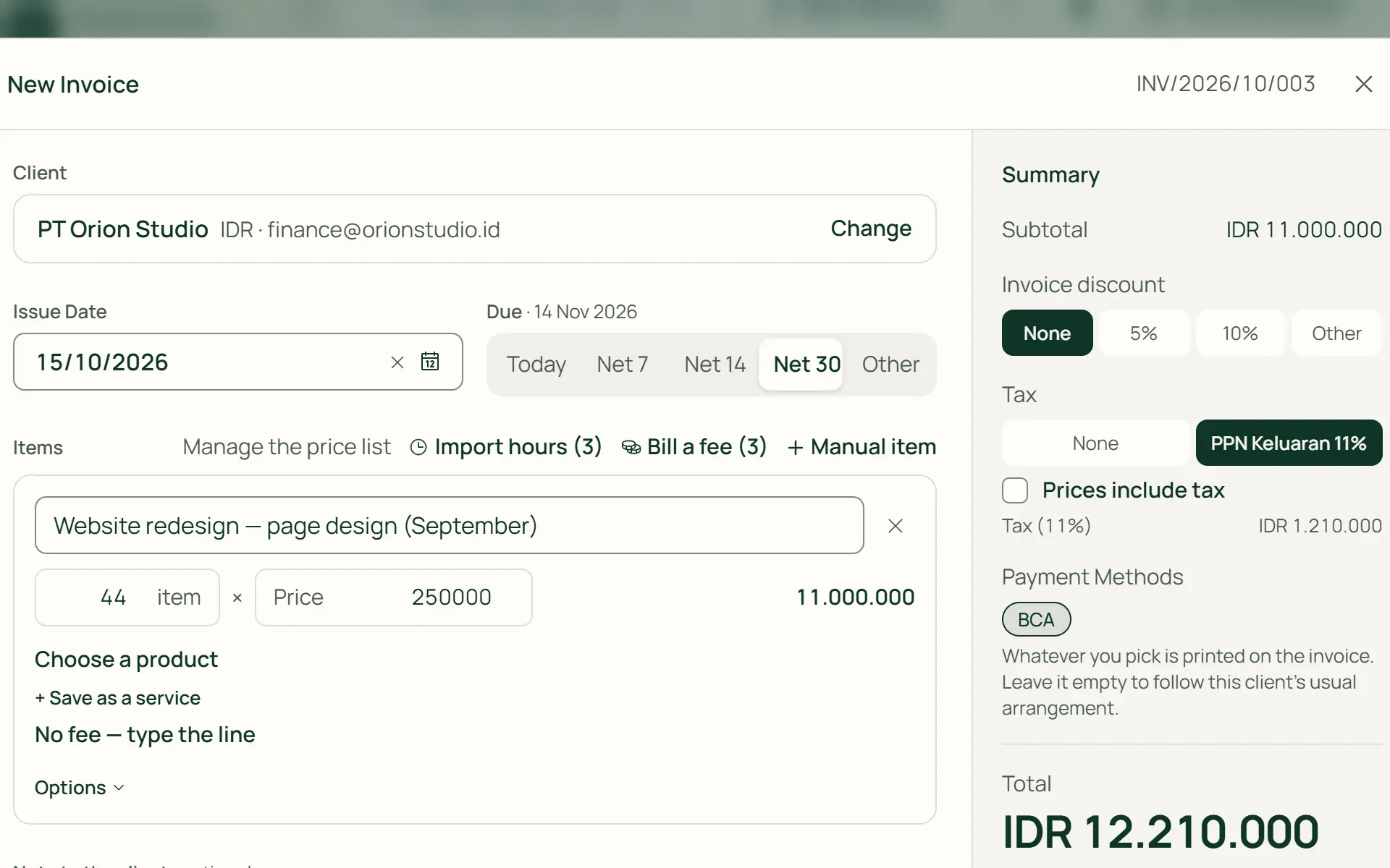 A new invoice form in Tumra with the client, Net 30 due date, and total summary.