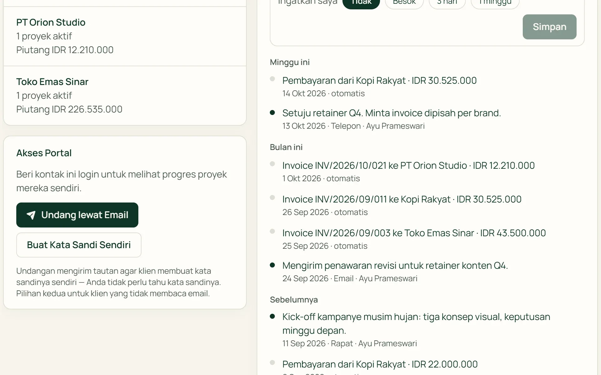 Halaman kontak di Tumra dengan tombol untuk mengundang klien ke portal lewat email.