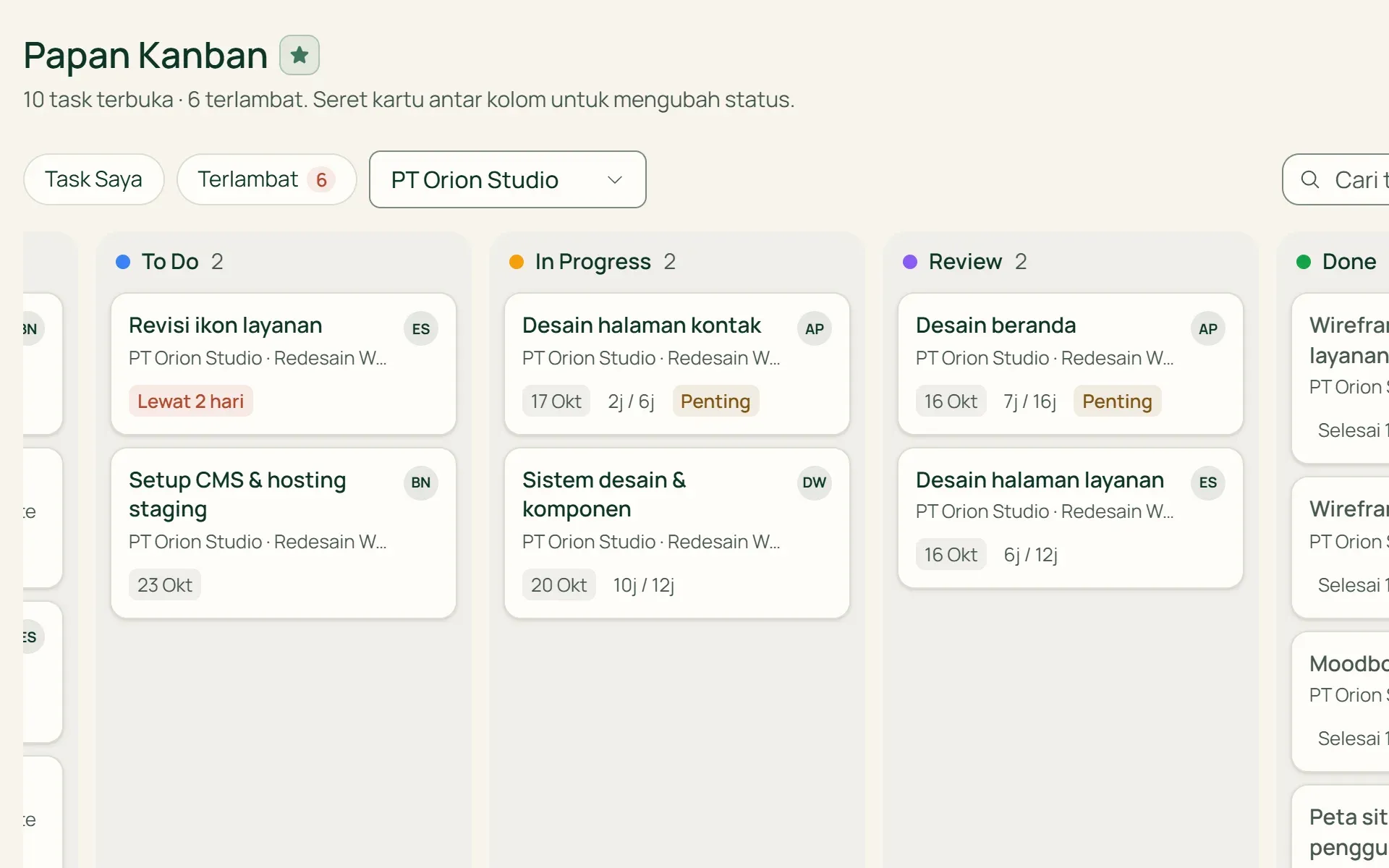 Papan Kanban di Tumra dengan task dari beberapa proyek dalam lima kolom.